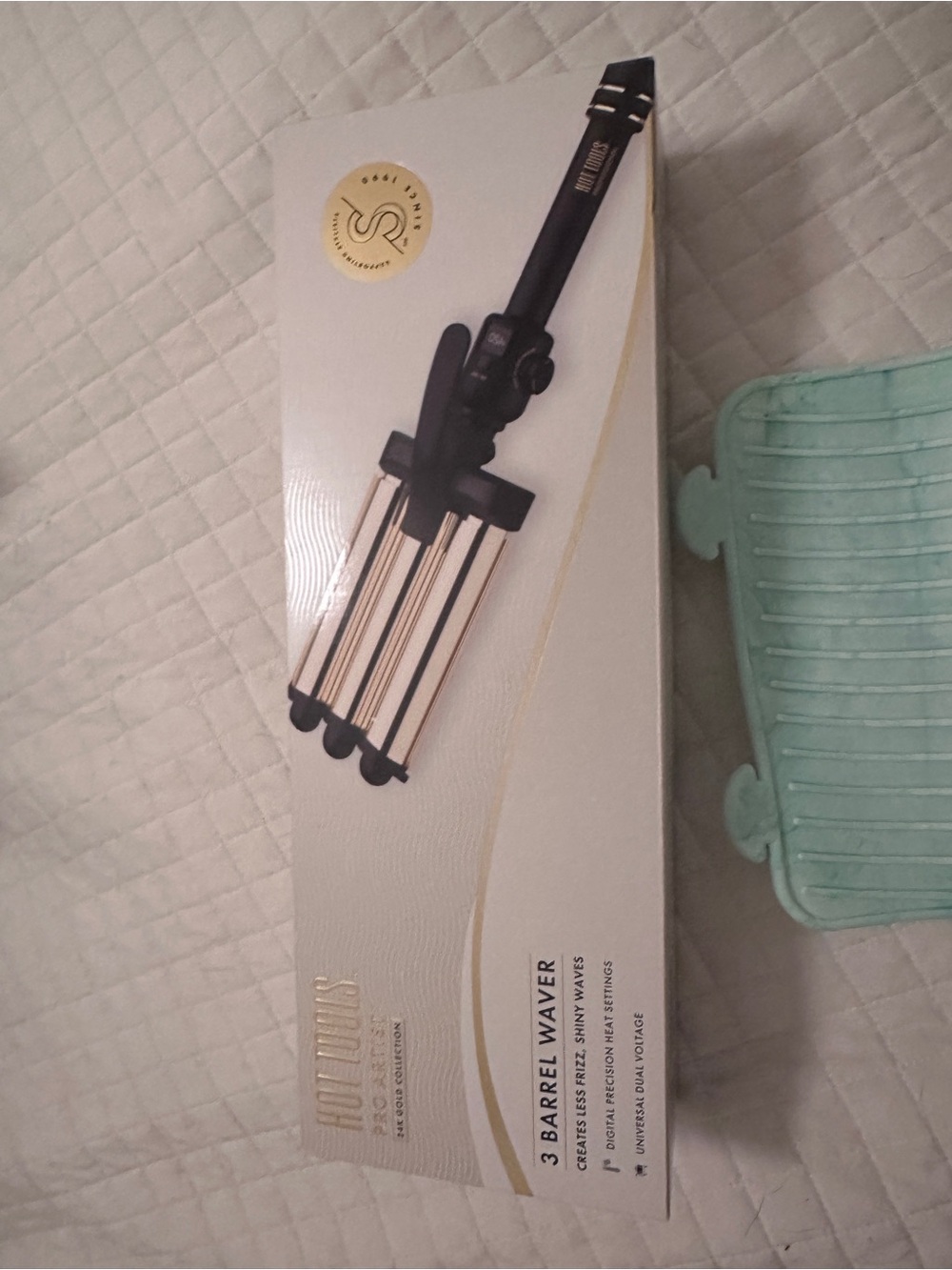 NEW SEALED Hot Tools Pro Artist 24K Gold 3 Barrel Waver HTIR8000G